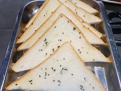 烤面包片-马路牙子烧烤音乐酒馆(望京店)
