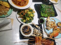 -嗨辣小聚·盘锦河蟹·海鲜烧烤龙虾(盘锦十年好店)