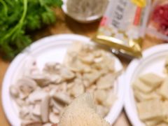 -田园东方蜜桃村的田野营地