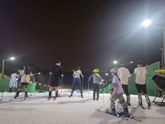 -采薇庄园四季滑雪场