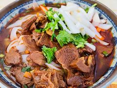 -牛师傅牛肉面(尚隆路店)