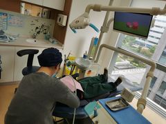 -瑞尔齿科(上海长风大悦城店)