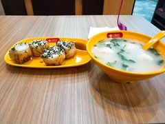 -小杨生煎(金山百联购物中心3楼店)