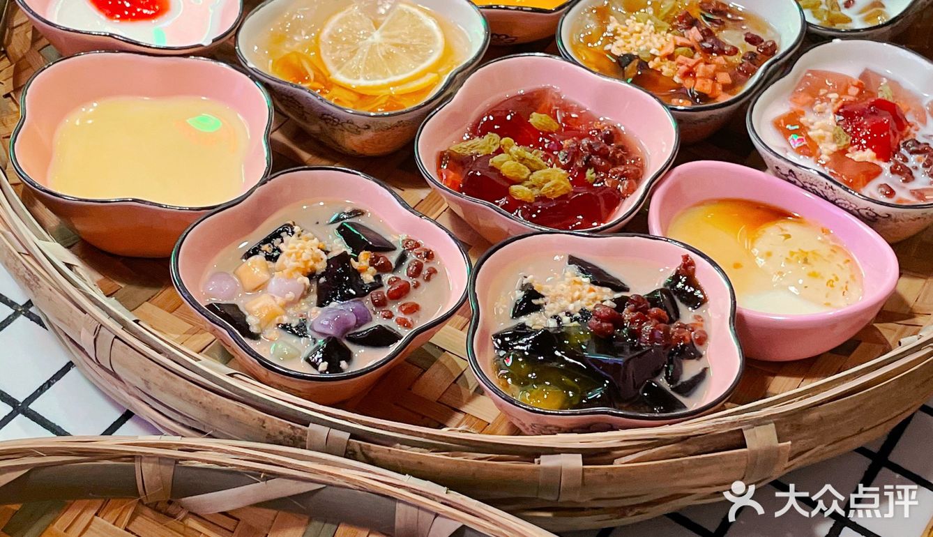 天津探店❗️滨江道土货火锅❗️甜品一次吃32道❗️