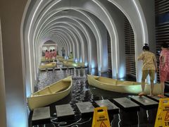 -涨巢·潮玩水疗局