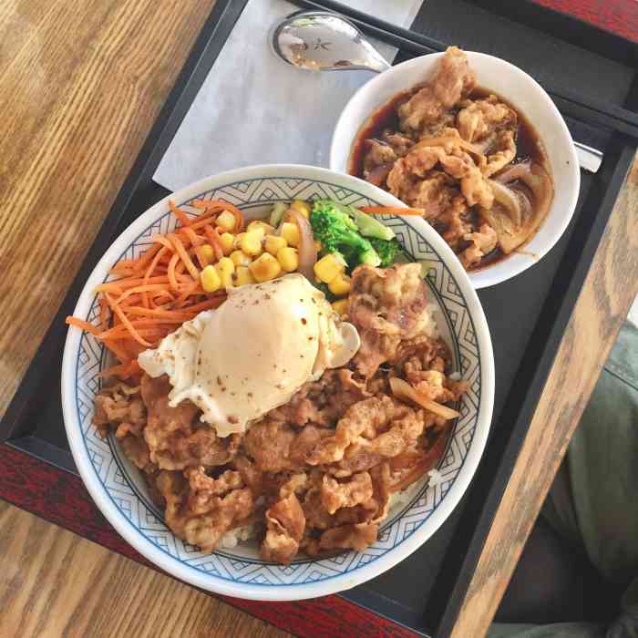 松野家牛丼饭-"叫的外卖 因为疫情原因 周边能叫的外卖太.