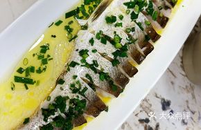 Steamed White Fish from Lake