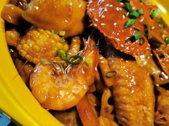 -多嘴超级肉蟹煲(杉杉国潮主题店)