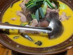 -帅巴人舅母子腊蹄民俗村