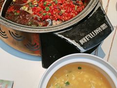 双椒鱼头-阿瓦山寨·湘菜现炒·剁椒鱼头王(咸阳总店)