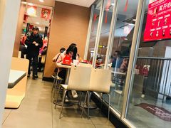 -麦当劳(轻轨曹杨路店)