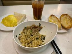 肥牛捞出前一丁套餐-香港新发烧腊茶餐厅(万象店)