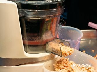 来个西安人解释一下回民街这种美食现象……