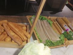 -尚尚仙·酸汤猪手·猪肚鸡火锅(华联万柳购物中心店)