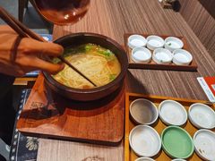-良米山·云南野生菌过桥米线(上海首店)