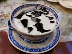 水牛奶龟苓膏-广信牛奶甜品世家(台东店)