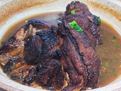 -老码头黑皮肘子锅包肉(赣水路店)