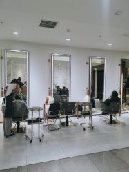 大厅-3AM HAIR SALON烫发染发接发