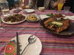 -香巴拉云南餐厅(华莱坞店)