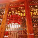 环境： 位置在人民公园对面，开车过来很方便