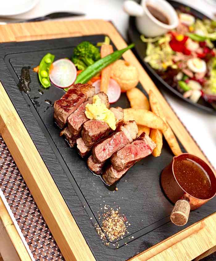 ins steak house小印牛排馆-"和姐姐来到这家店里吃牛排 .