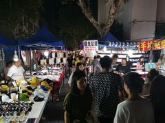 -吴山路夜市