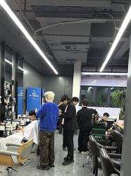 -藤野造型烫发染发