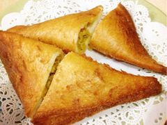 咖喱吞拿魚角-喜莲咖啡