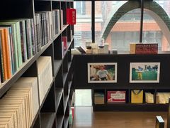 -钟书阁(松江泰晤士小镇店)