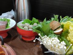 -虾弄弄海派小龙虾·牛羊蝎子火锅