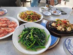 -三亚火车头万人海鲜广场