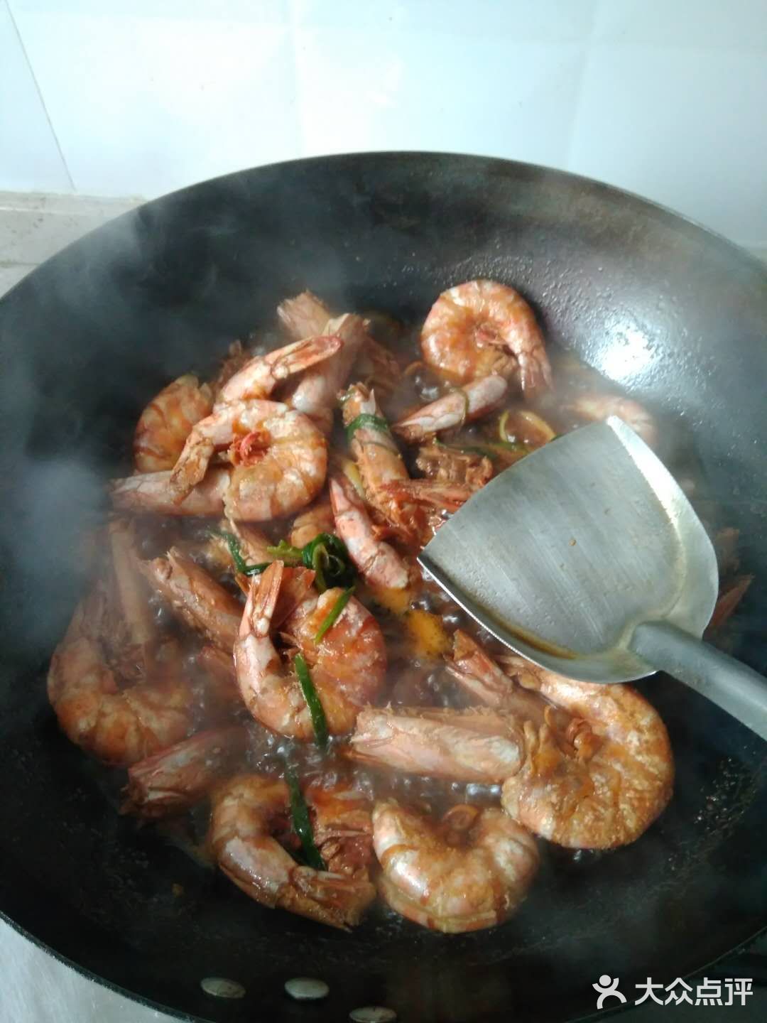 调料:食用油、香葱、生抽、老抽、料酒 步骤