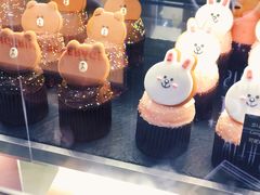 -LINE FRIENDS Garosu-gil Flagship Store