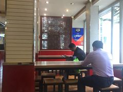 大堂-门框胡同百年卤煮(新街口店)