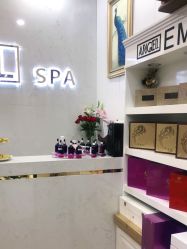 点击看大图 -艾米莉 烫染沙龙