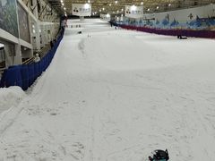 -乔波室内滑雪场