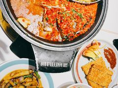 -阿瓦山寨·湘菜现炒·剁椒鱼头王(咸阳总店)