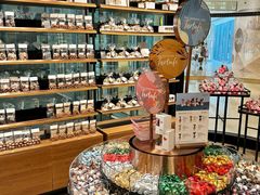 -Laderach 莱德拉(上海环贸iapm店)