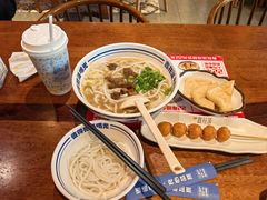 -鑫花溪牛肉米粉(东环大润发店)
