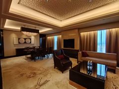 -成都保利公园皇冠假日酒店(熊猫基地店)