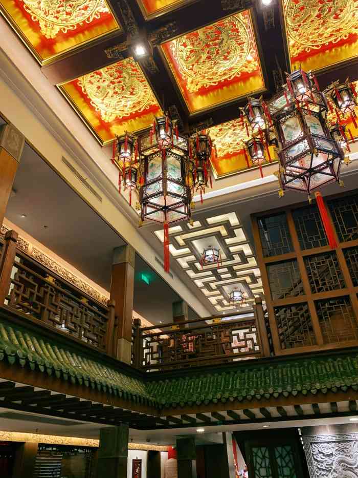 梅龙镇酒家(南京西路总店)-"老牌饭店了,长这么大第一次去品尝,可是服