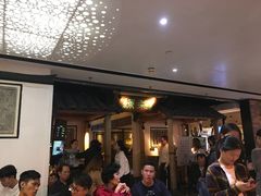 等位区-绿茶餐厅(广州天河城店)