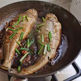 五一大菜红烧黄鱼，烧了这道菜，餐桌上就有了亮点