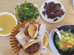 -闫家驴肉老店(华电一校店)