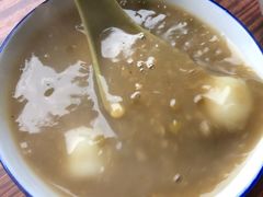 绿豆沙加汤圆-勤記甜品