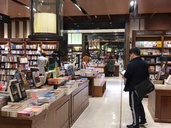 -诚品(信义店)