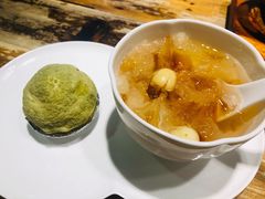 桃胶煮莲子配酥皮芋茸包-临家闽南菜(大唐店)