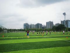 -Riverside河畔少儿足球培训(前滩店)