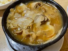 酸菜白肉-砂锅店