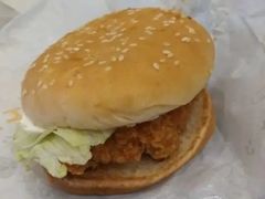 豪华炸鸡汉堡单人餐-华莱士·全鸡汉堡(新港店)